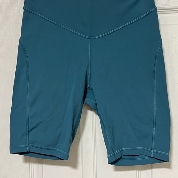 Lululemon - Picture 2 of 3